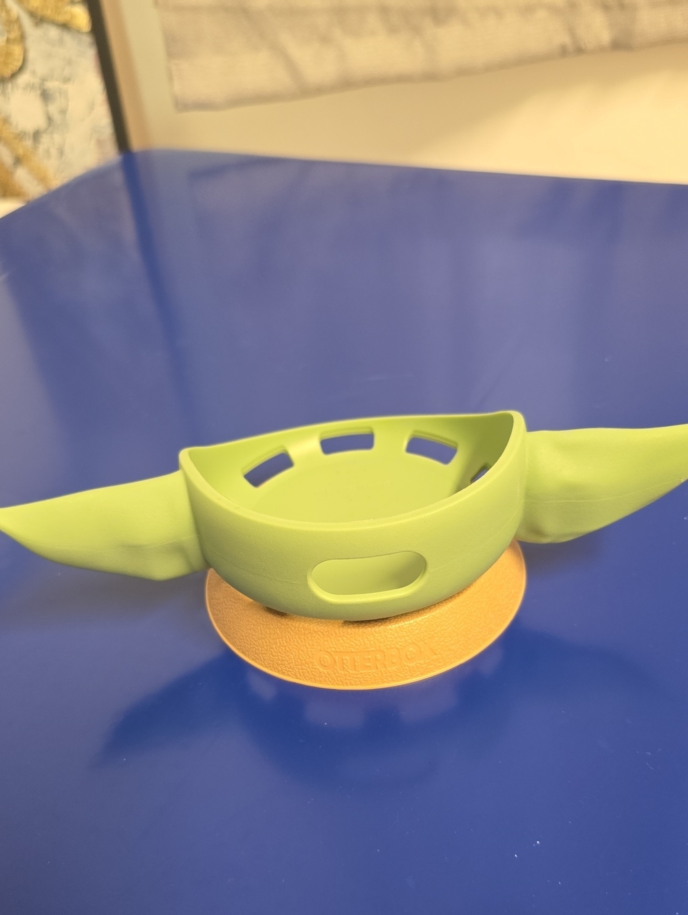 OtterBox Green Silicone Baby/Yoda Cup Grip with Tan Base